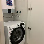 Luxury 2 Min With Balcony, Ocean View, Wifi, Ac, Smarttv *