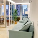 Luxury 2 Min With Balcony, Ocean View, Wifi, Ac, Smarttv Apartment *