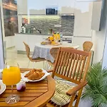 Luxury 2 Min With Balcony, Ocean View, Wifi, Ac, Smarttv Portimao