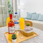 Luxury 2 Min With Balcony, Ocean View, Wifi, Ac, Smarttv Apartman Portimão