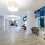 Luxury 2 Min With Balcony, Ocean View, Wifi, Ac, Smarttv Apartman