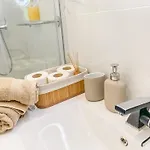 Apartman Luxury 2 Min With Balcony, Ocean View, Wifi, Ac, Smarttv