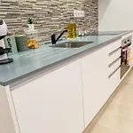 Luxury 2 Min With Balcony, Ocean View, Wifi, Ac, Smarttv Apartman *