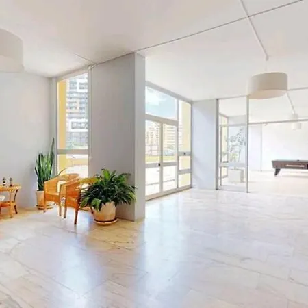 Luxury 2 Min With Balcony, Ocean View, Wifi, Ac, Smarttv 아파트