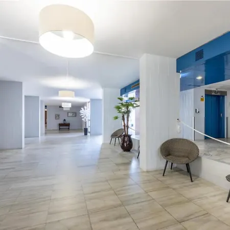 Luxury 2 Min With Balcony, Ocean View, Wifi, Ac, Smarttv 아파트