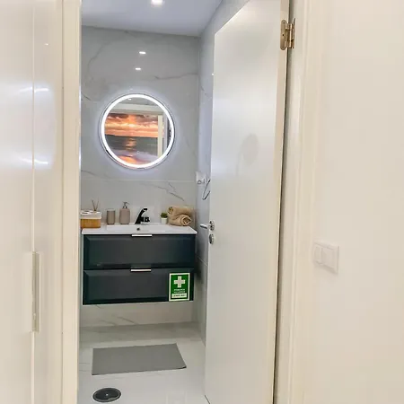 아파트 Luxury 2 Min With Balcony, Ocean View, Wifi, Ac, Smarttv