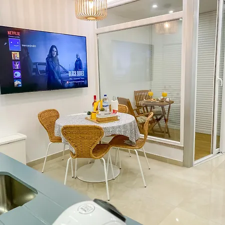Luxury 2 Min With Balcony, Ocean View, Wifi, Ac, Smarttv * 포티마오