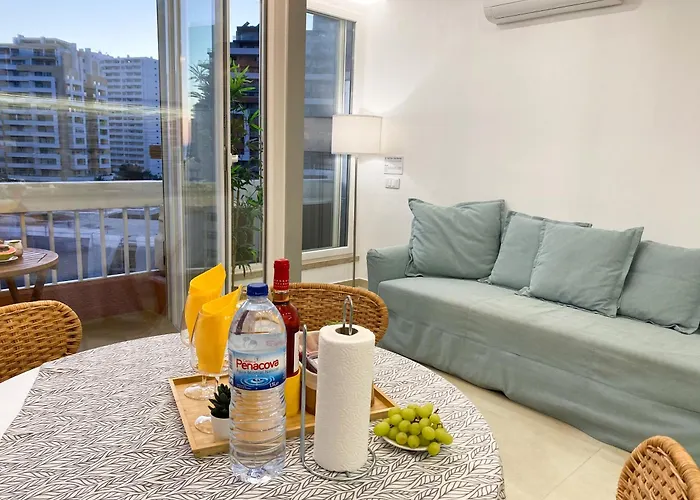 Luxury 2 Min With Balcony, Ocean View, Wifi, Ac, Smarttv Portimão