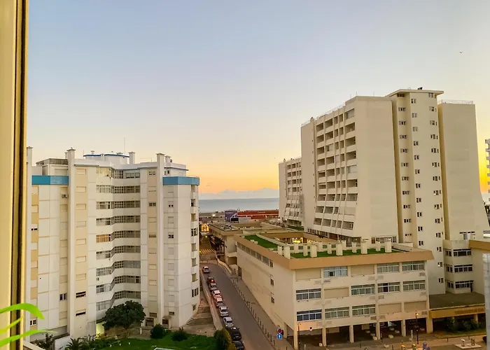 Luxury 2 Min With Balcony, Ocean View, Wifi, Ac, Smarttv Portimão