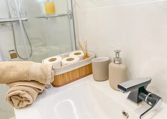 Apartament Luxury 2 Min With Balcony, Ocean View, Wifi, Ac, Smarttv