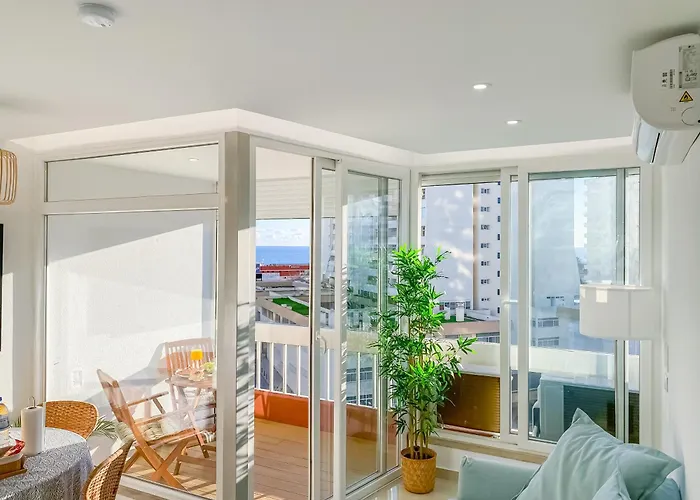 Luxury 2 Min With Balcony, Ocean View, Wifi, Ac, Smarttv *