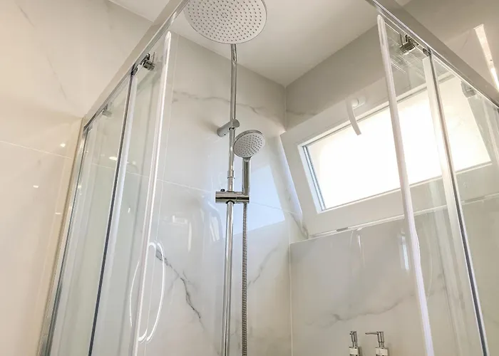 Luxury 2 Min With Balcony, Ocean View, Wifi, Ac, Smarttv Apartament