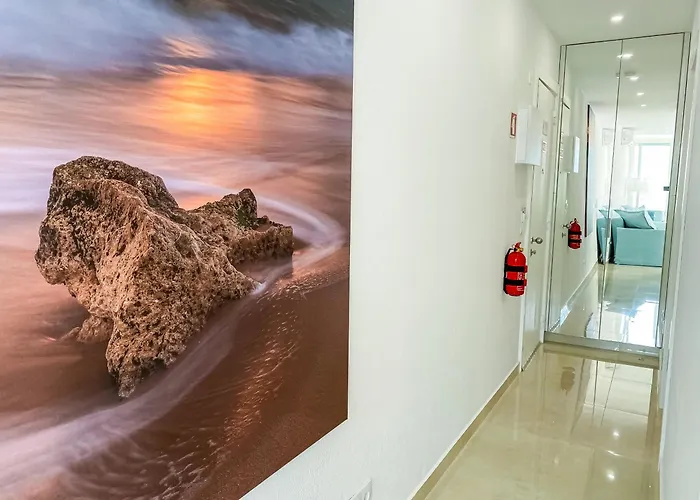 Luxury 2 Min With Balcony, Ocean View, Wifi, Ac, Smarttv *