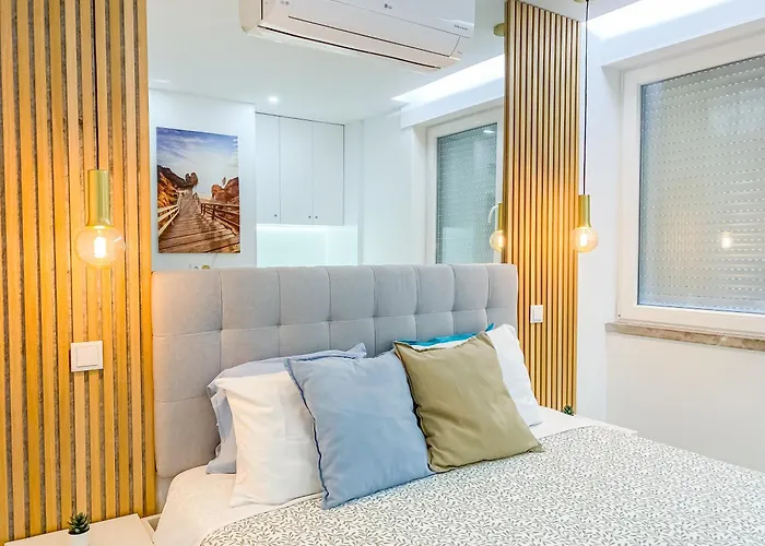 Luxury 2 Min With Balcony, Ocean View, Wifi, Ac, Smarttv * Portimão