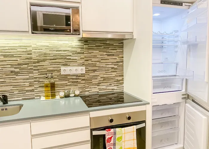 Luxury 2 Min With Balcony, Ocean View, Wifi, Ac, Smarttv