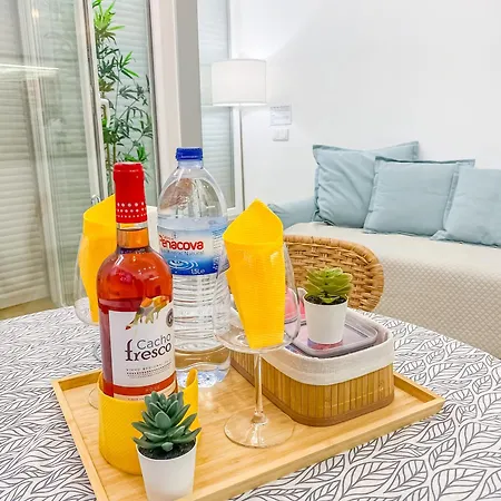 Luxury 2 Min With Balcony, Ocean View, Wifi, Ac, Smarttv דירה פורטימאו