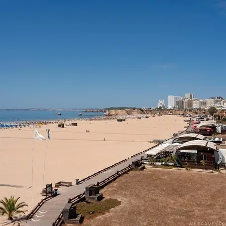 Luxury 2 Min With Balcony, Ocean View, Wifi, Ac, Smarttv Apartment Portimão
