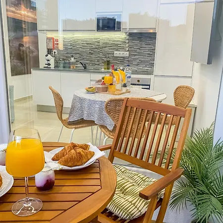Luxury 2 Min With Balcony, Ocean View, Wifi, Ac, Smarttv פורטימאו